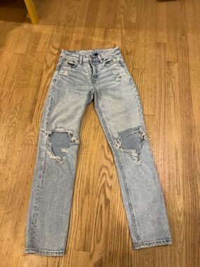 American Eagle Outfitters Light Blue Distressed Jeans